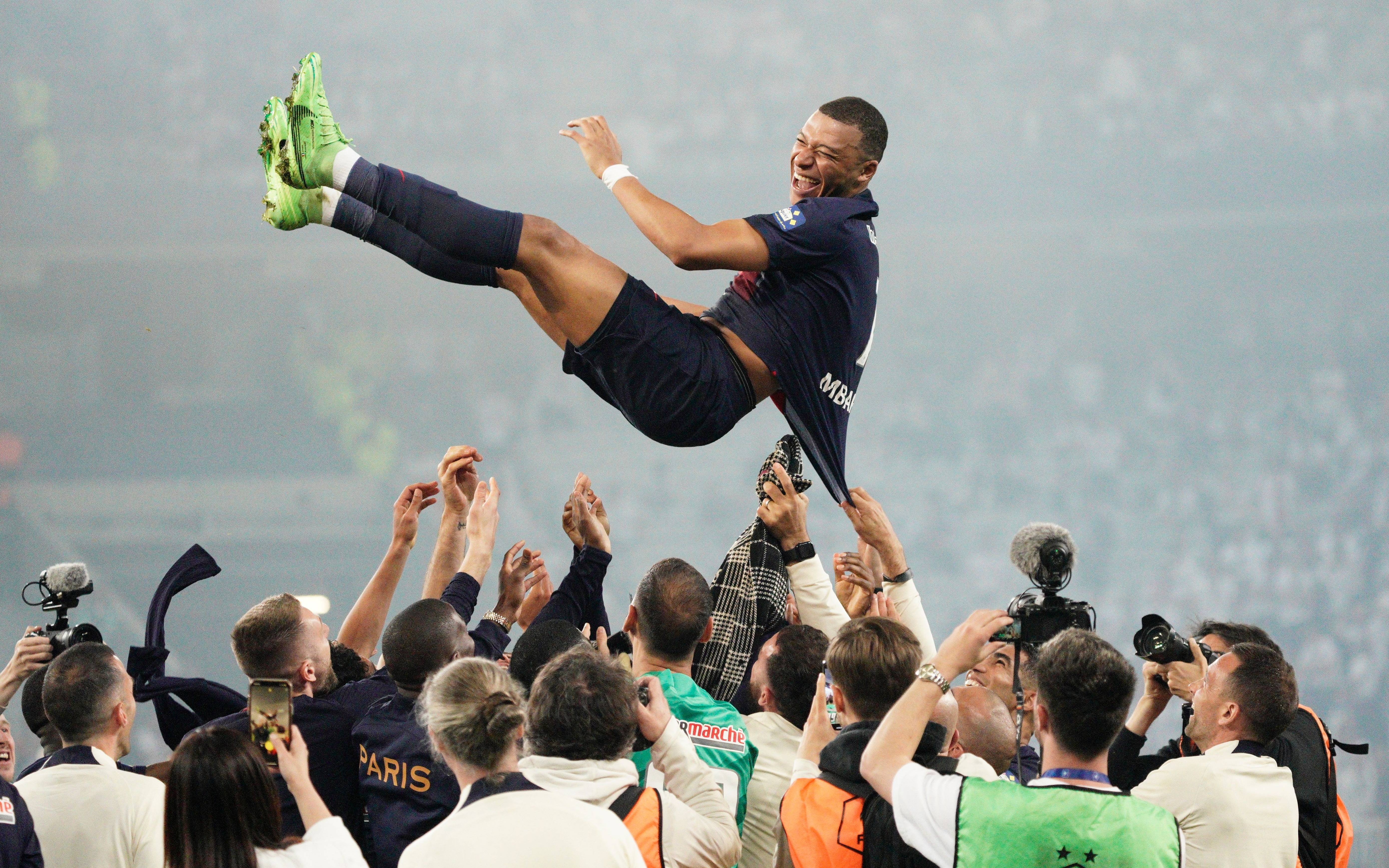 法国球队备战国内杯赛，争夺冠军