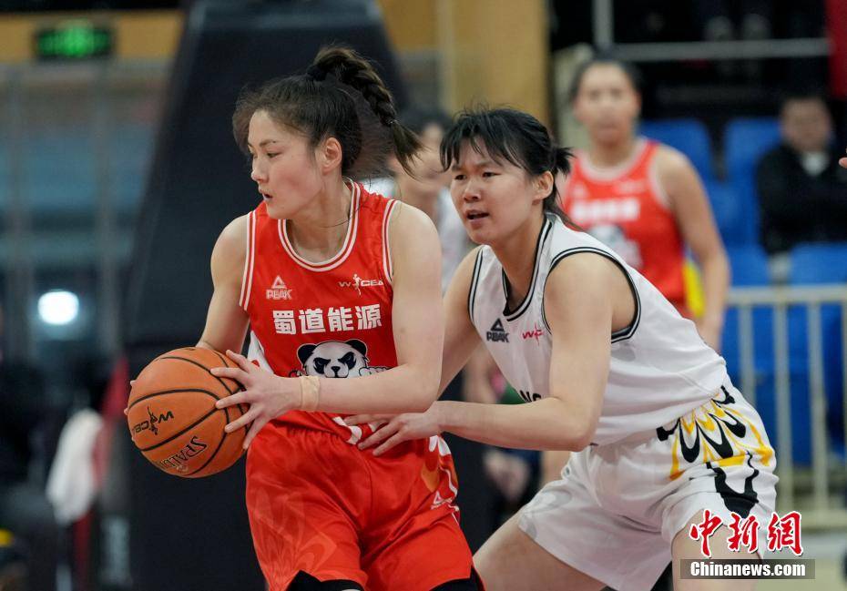 西部赛区紧张对决！四川队与江苏队争夺胜利