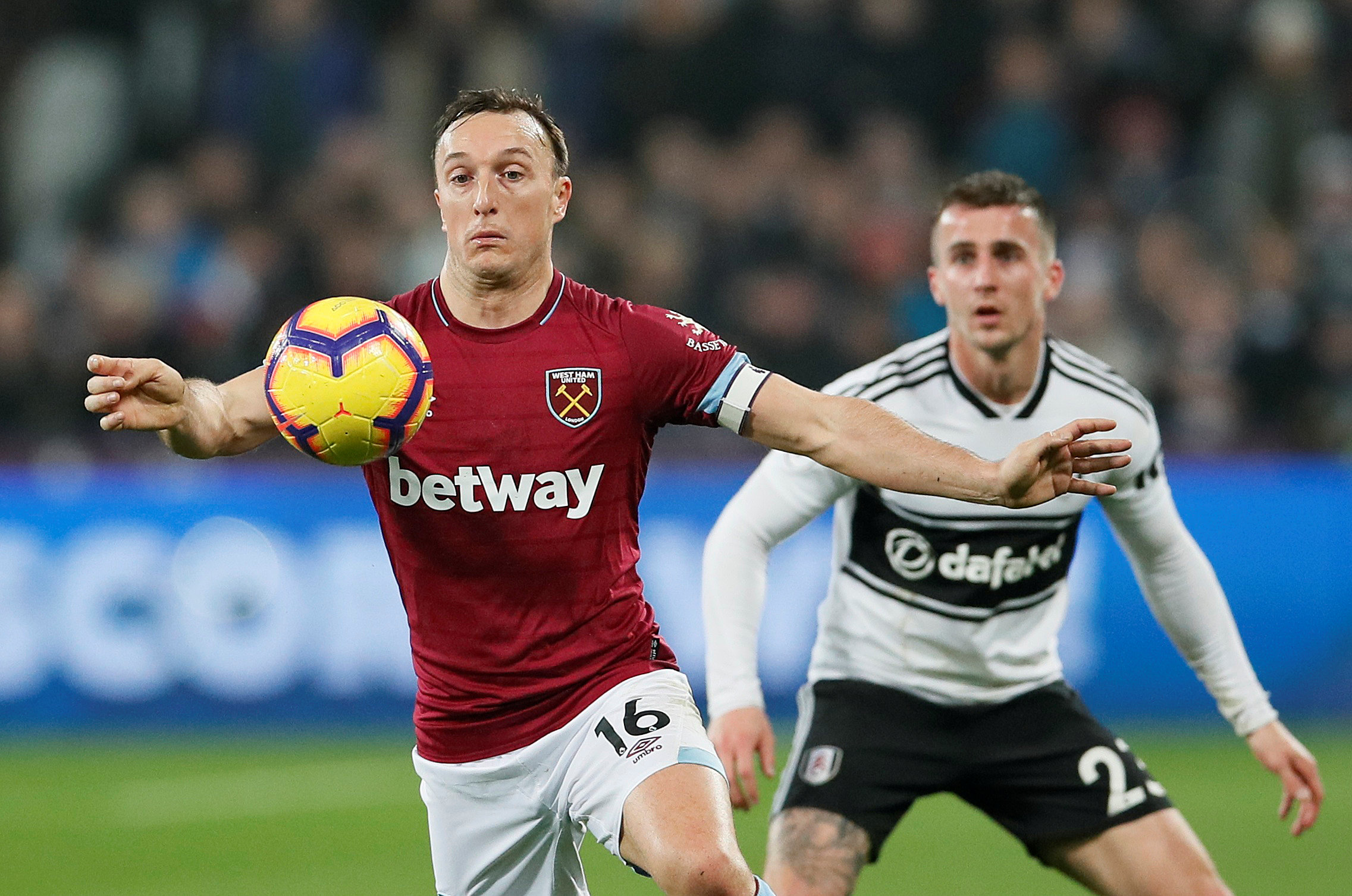 诺维奇主场击败富勒姆，豪取三分