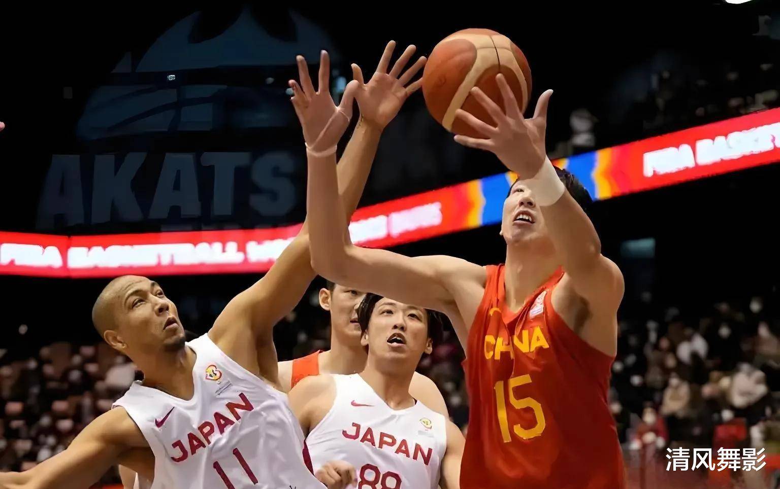 包含势均力敌，比赛对抗备受关注，球员表现令人期待的词条