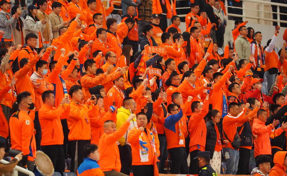 开云官网-精彩纷呈的欧国联赛，球迷热情加油呐喊的简单介绍