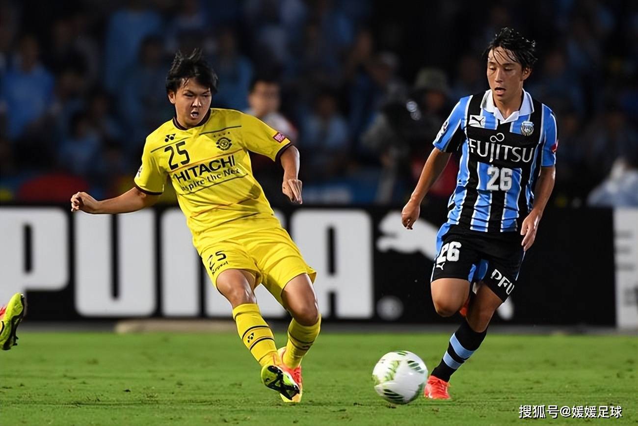 悉尼足球赛事中球员技艺精湛，出色表现受赞誉