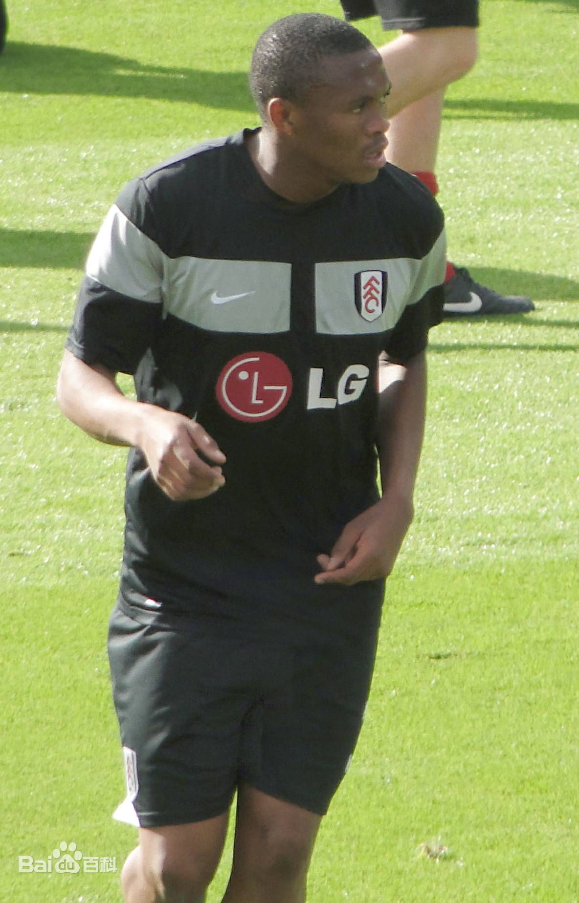 南非足球运动员全队助攻，大获全胜