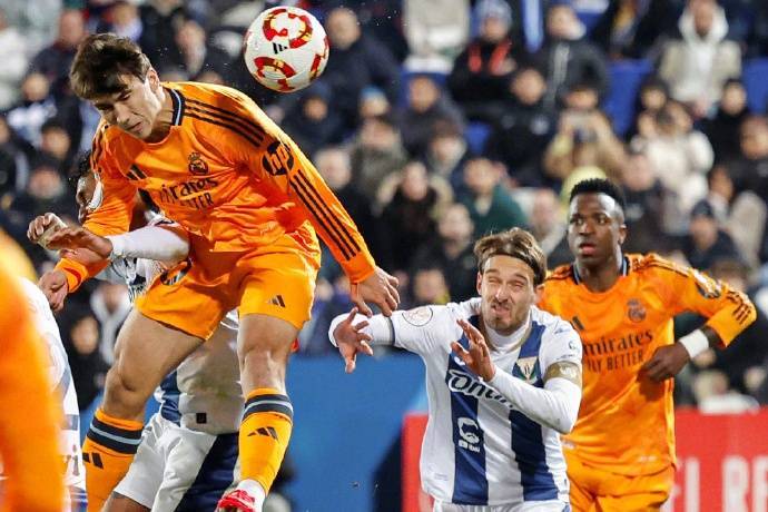 皇马反转曼城，成功晋级淘汰赛