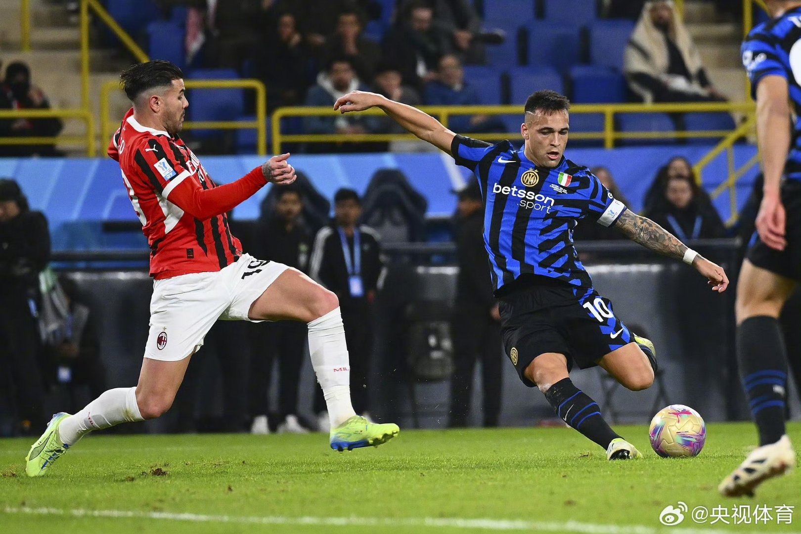 快讯：AC米兰抵达美国备战世俱杯