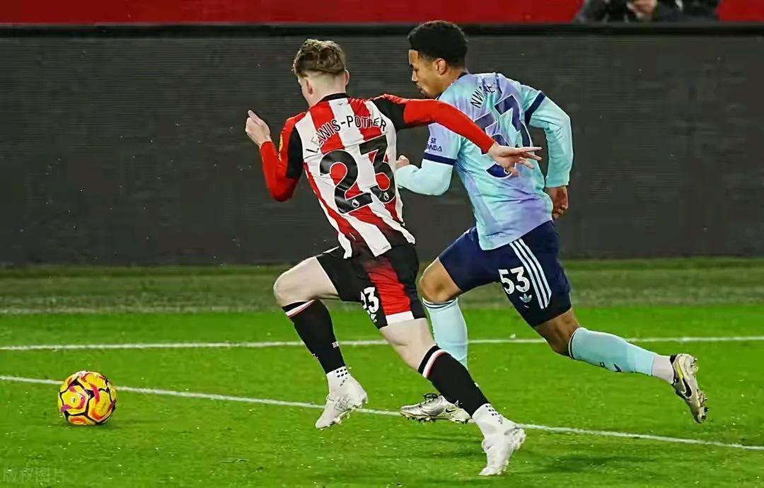 阿森纳对阵布莱顿，全力争夺胜利的简单介绍