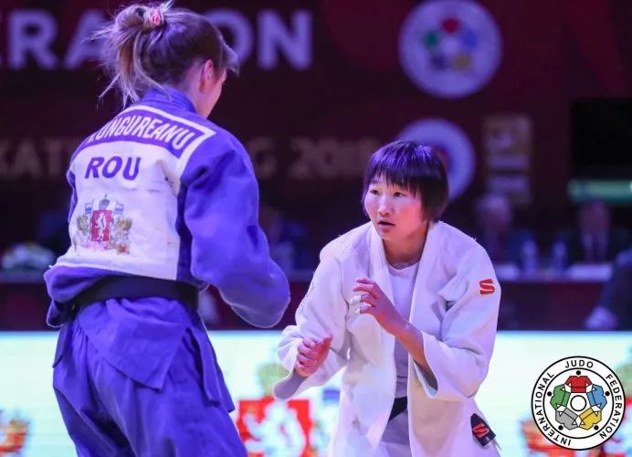 泰国代表团在柔道比赛中斩获金银牌