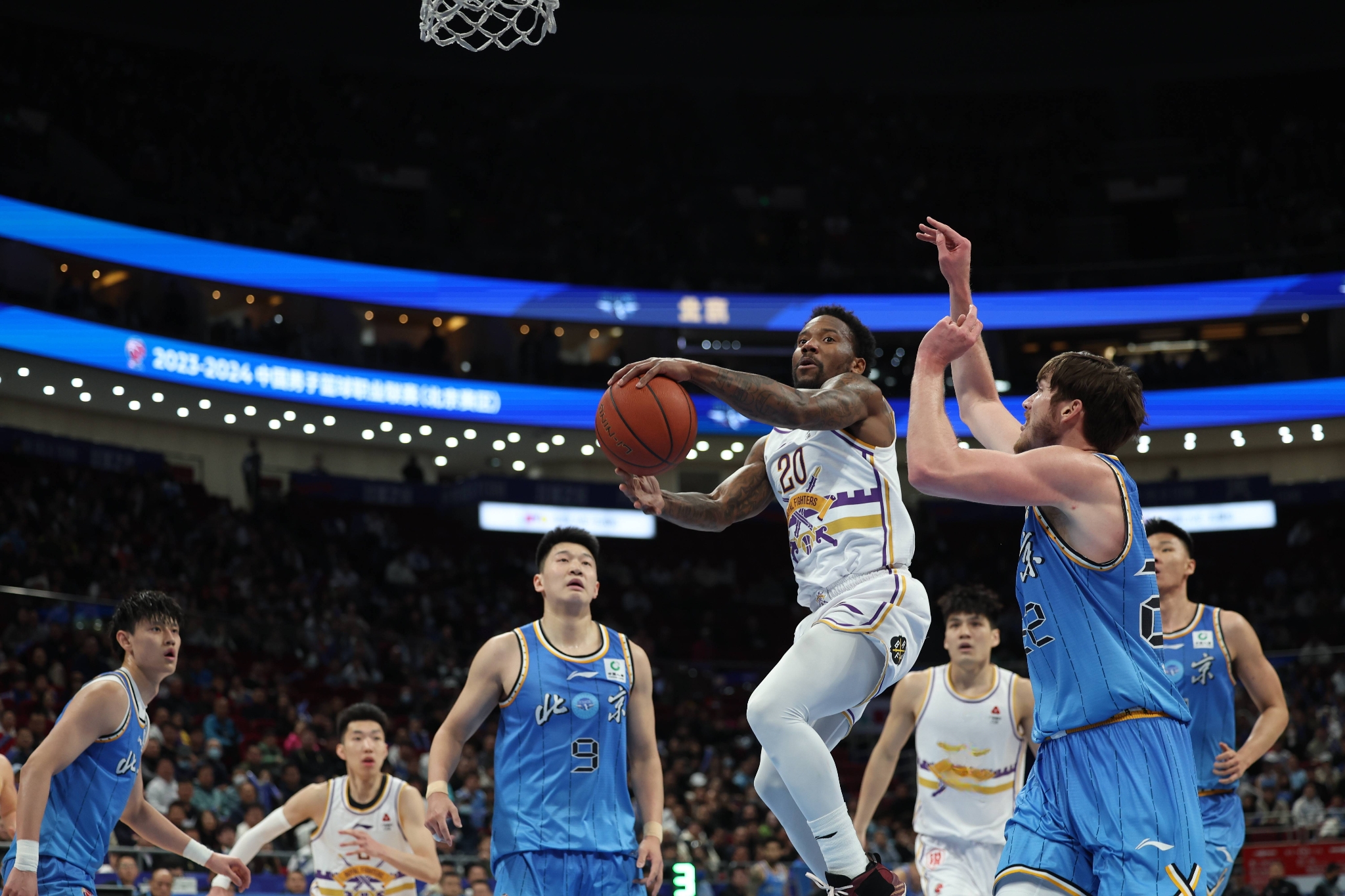 关于罗马城市德比战平收场，两队平分秋色的信息