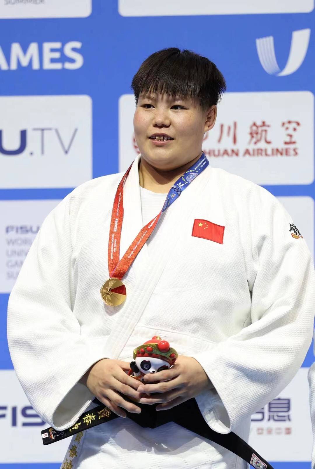 柔道女子决赛：法国选手获得冠军