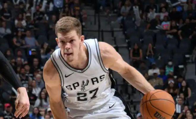 开云体育官网-马刺队力克尼克斯队，终结失利纪录