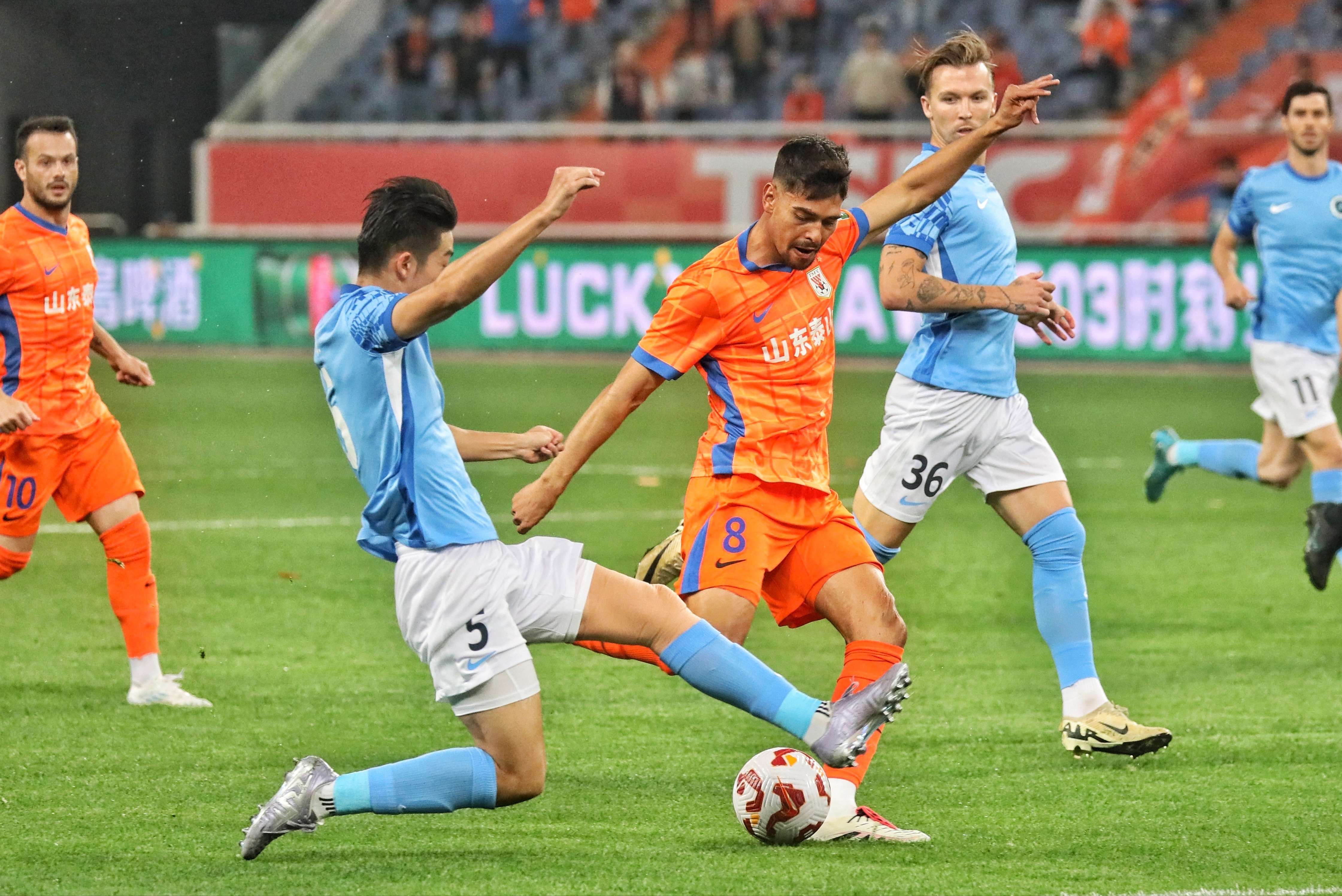 球队备战火力全开，势必斩获胜利