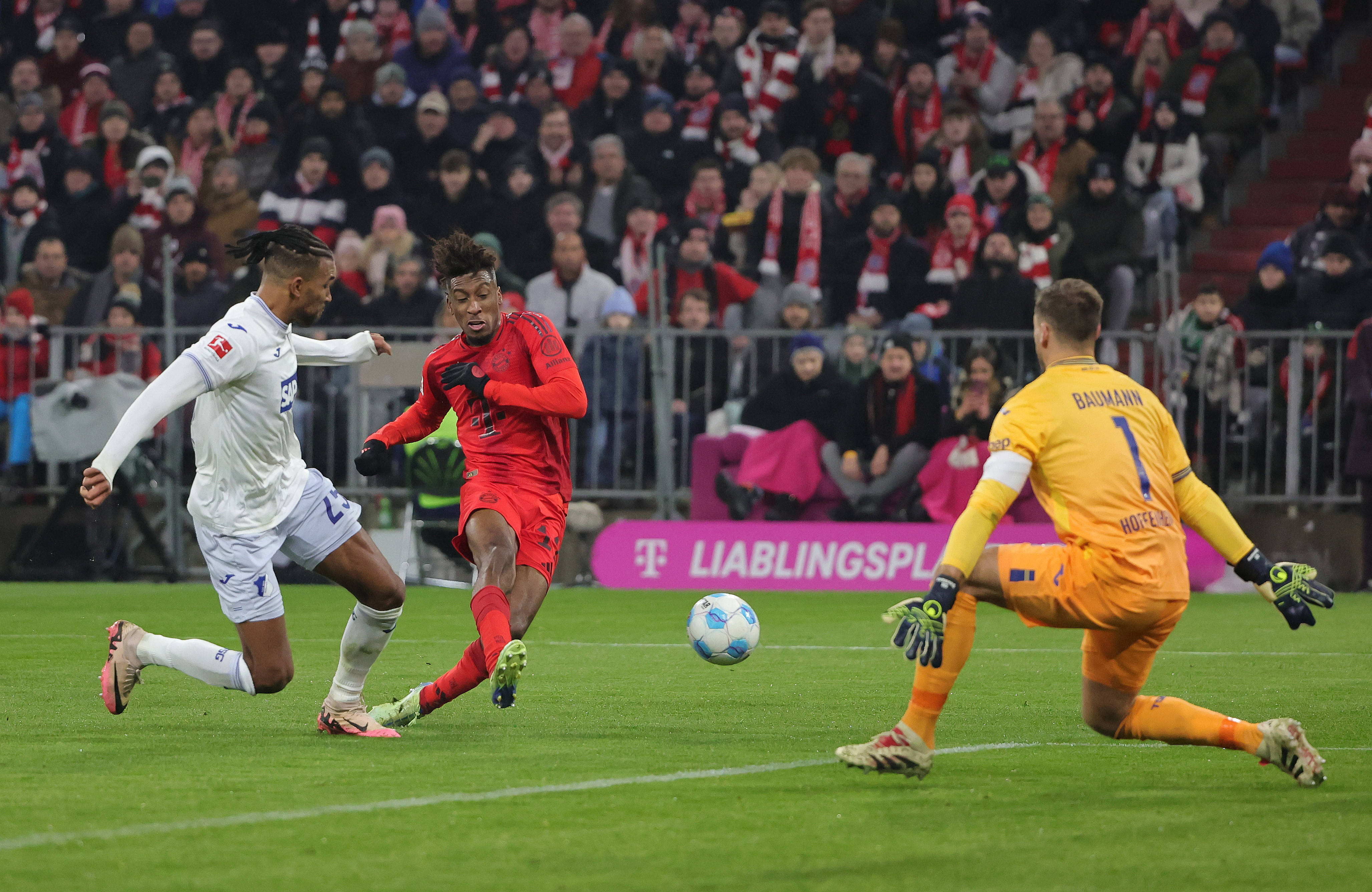 德国拜仁再度捧起奖杯