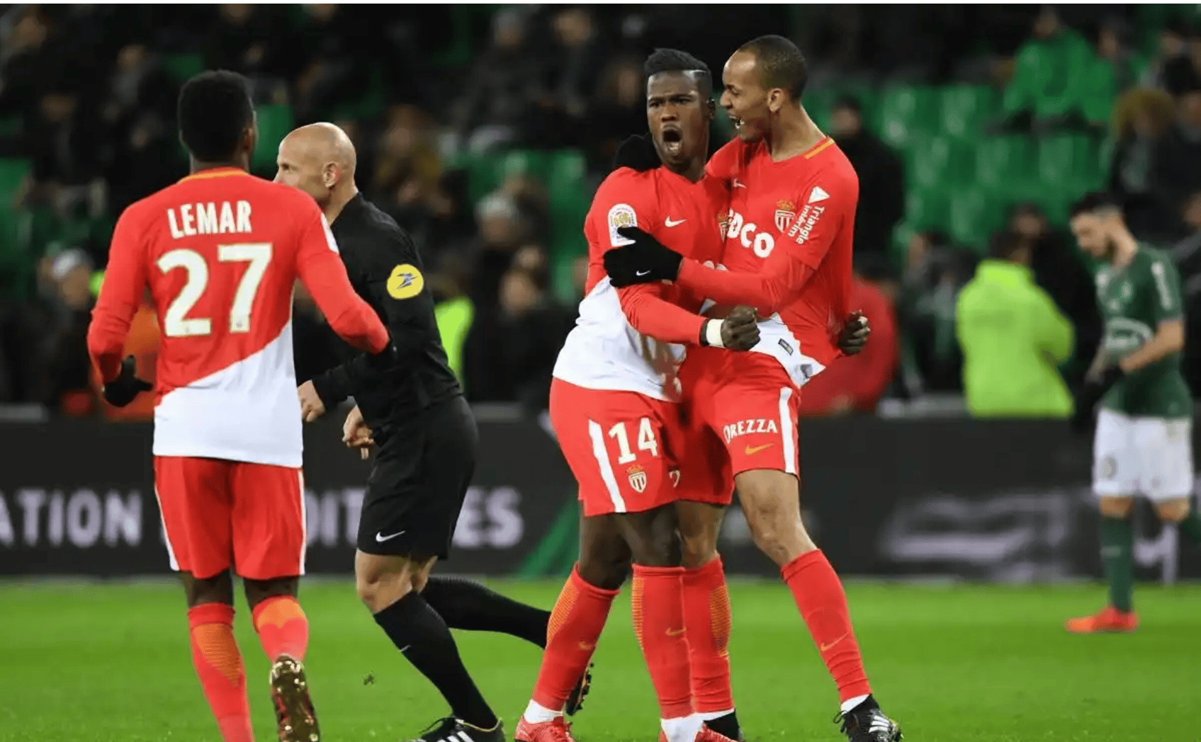 包含摩纳哥客场平局，前锋维托尔破门造点的词条