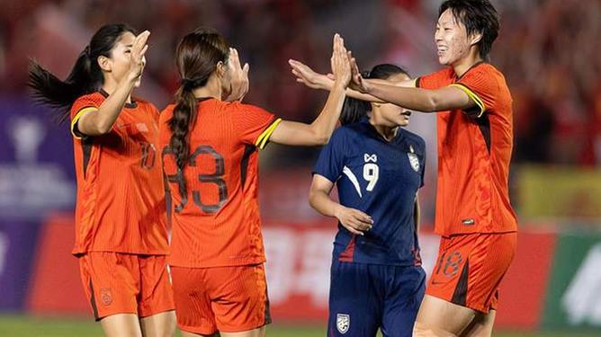 捷克女子足球友谊赛现场直击