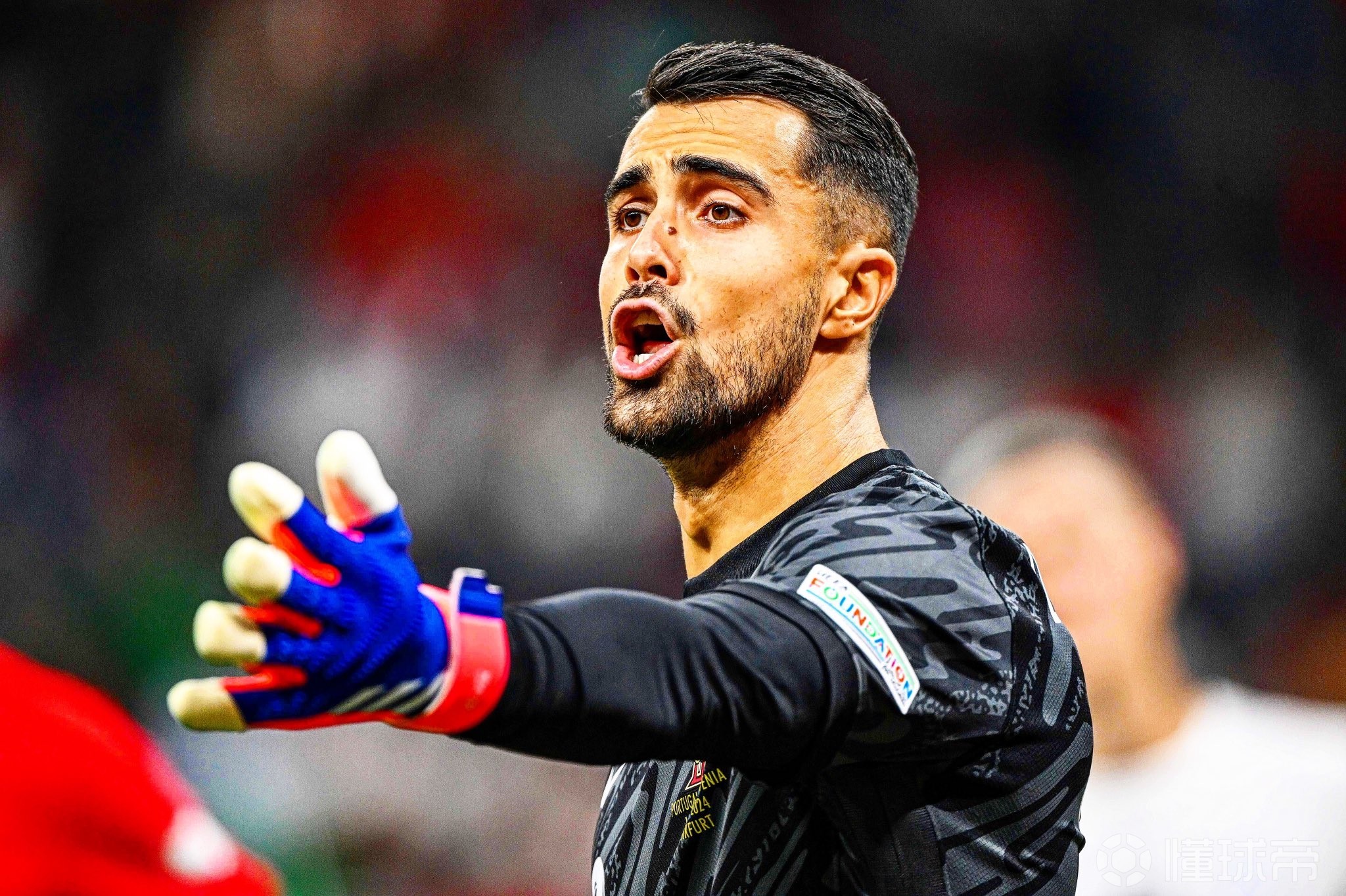 荷兰门将神扑力挽狂澜,带队晋级下一轮 荷兰门将神扑力挽狂澜,带队晋级下一轮