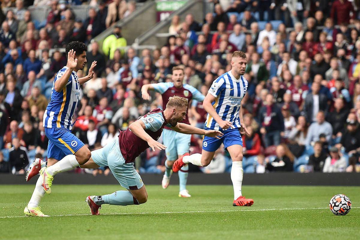 伯恩利客场大捷取得斩获三分