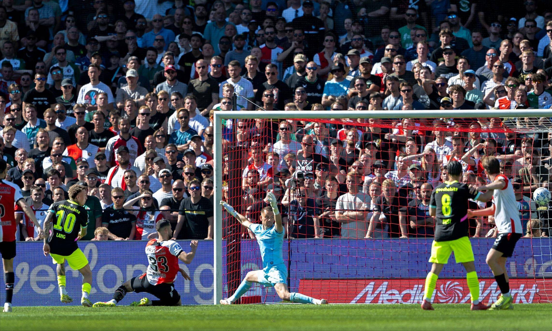 阿贾克斯客场挑战乌德勒支:荷甲顶级对决 阿贾克斯客场挑战乌德勒支:荷甲顶级对决