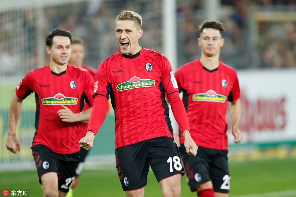 弗赖堡球队客场胜利，德甲保级形势再度好转