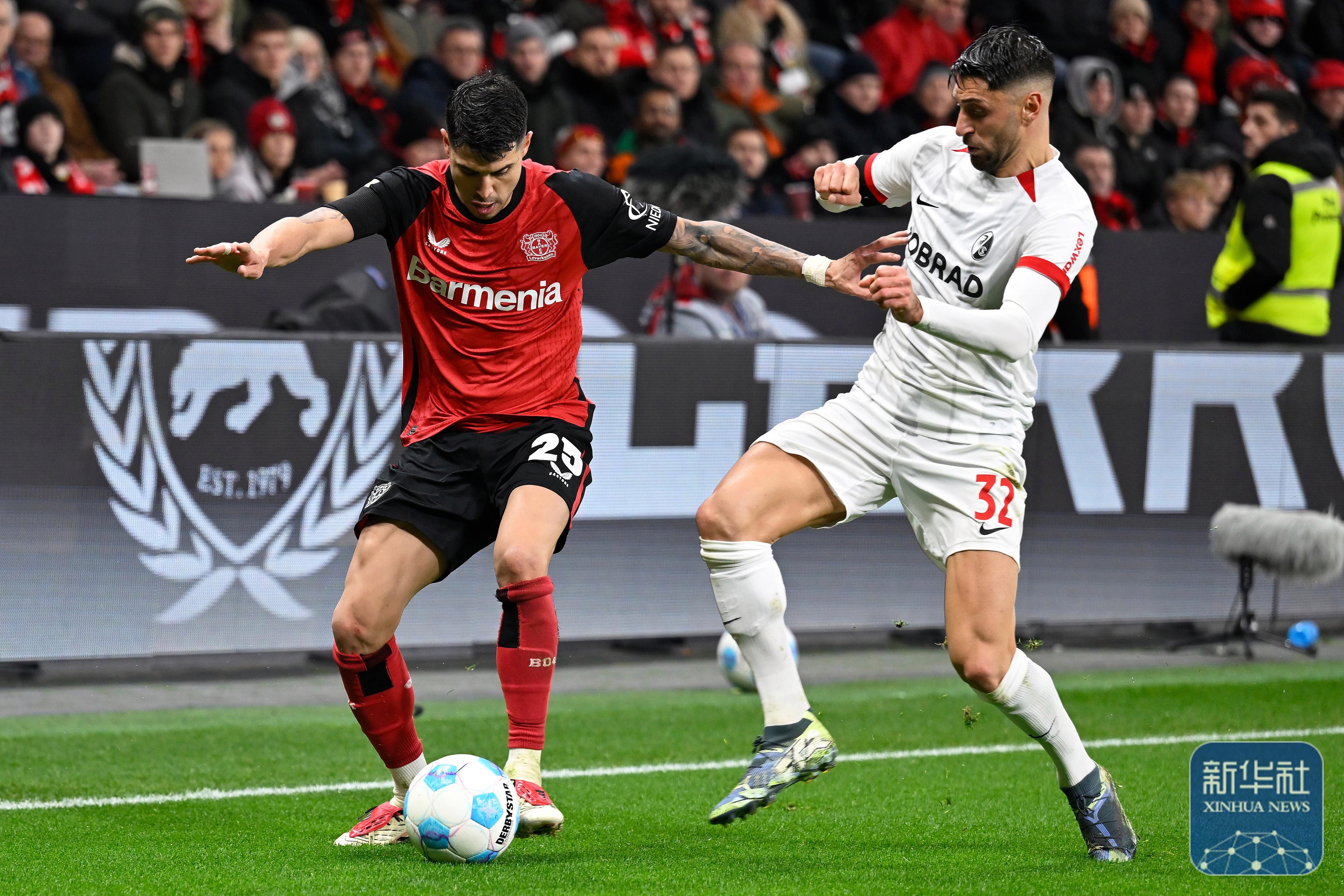 弗赖堡球队客场胜利，德甲保级形势再度好转