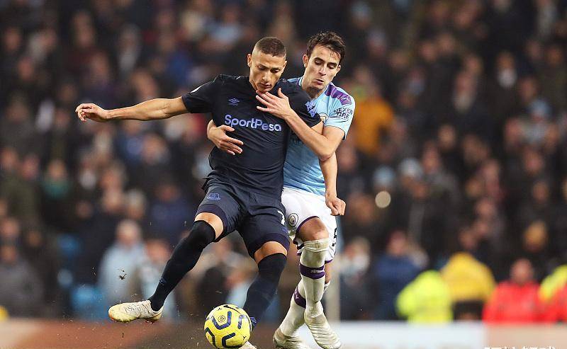 瓦拉多利德保持不败，赢得球迷喝彩的简单介绍