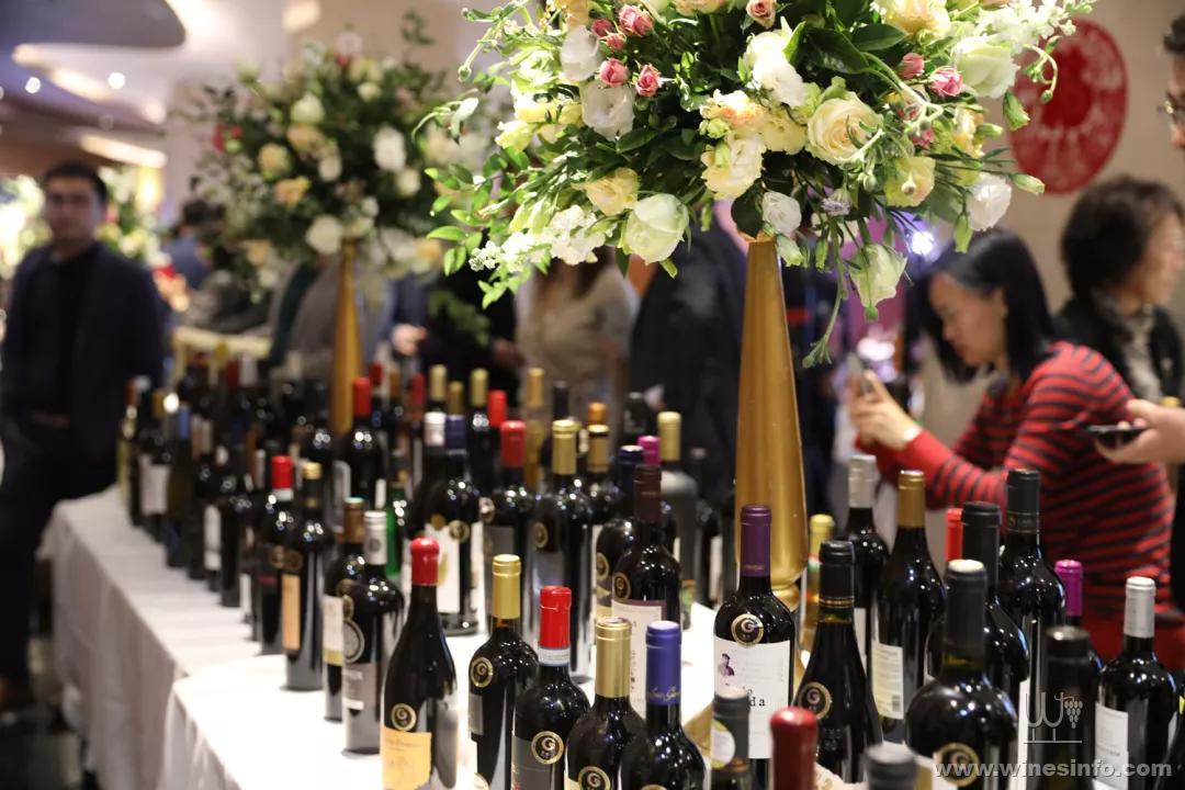 美洲篮球传奇巨星公益晚宴盛况空前