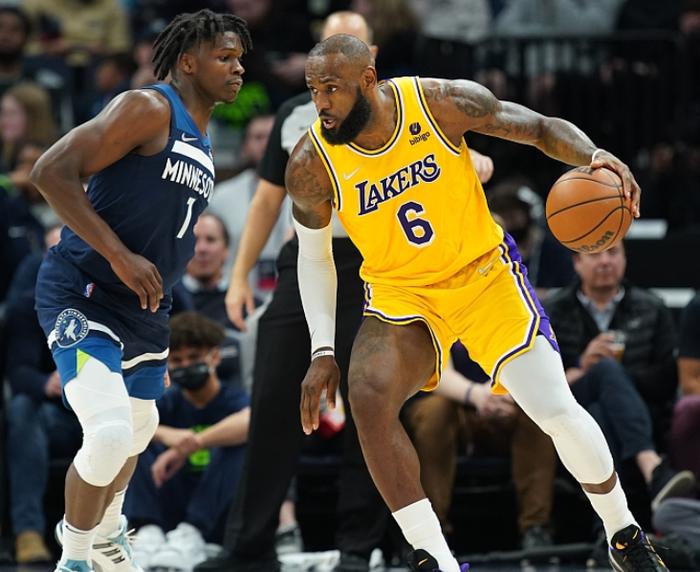 快攻火力全开，让对手难以招架