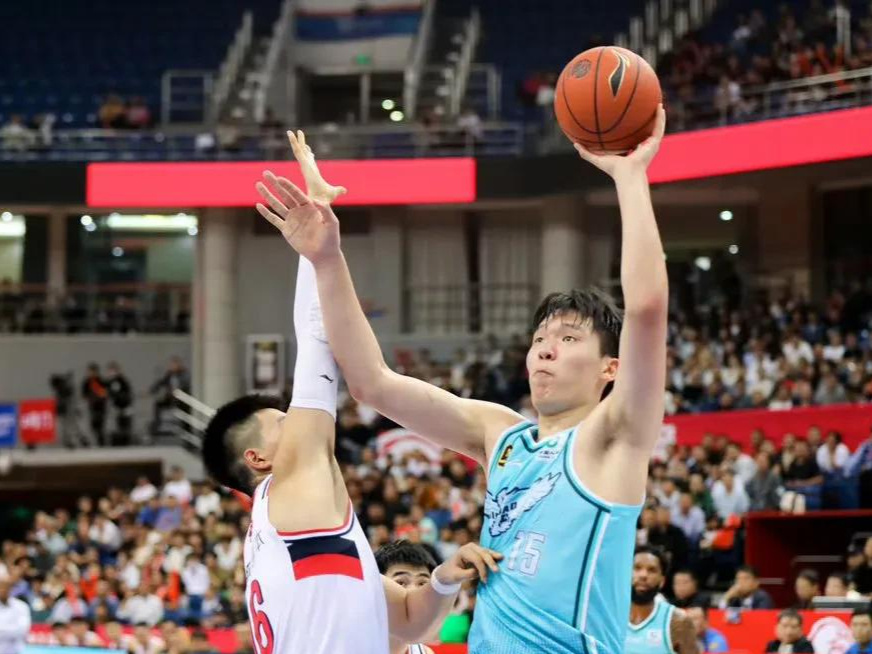 包含霍芬海姆队遭遇困境，待机而动寻找破解之法的词条