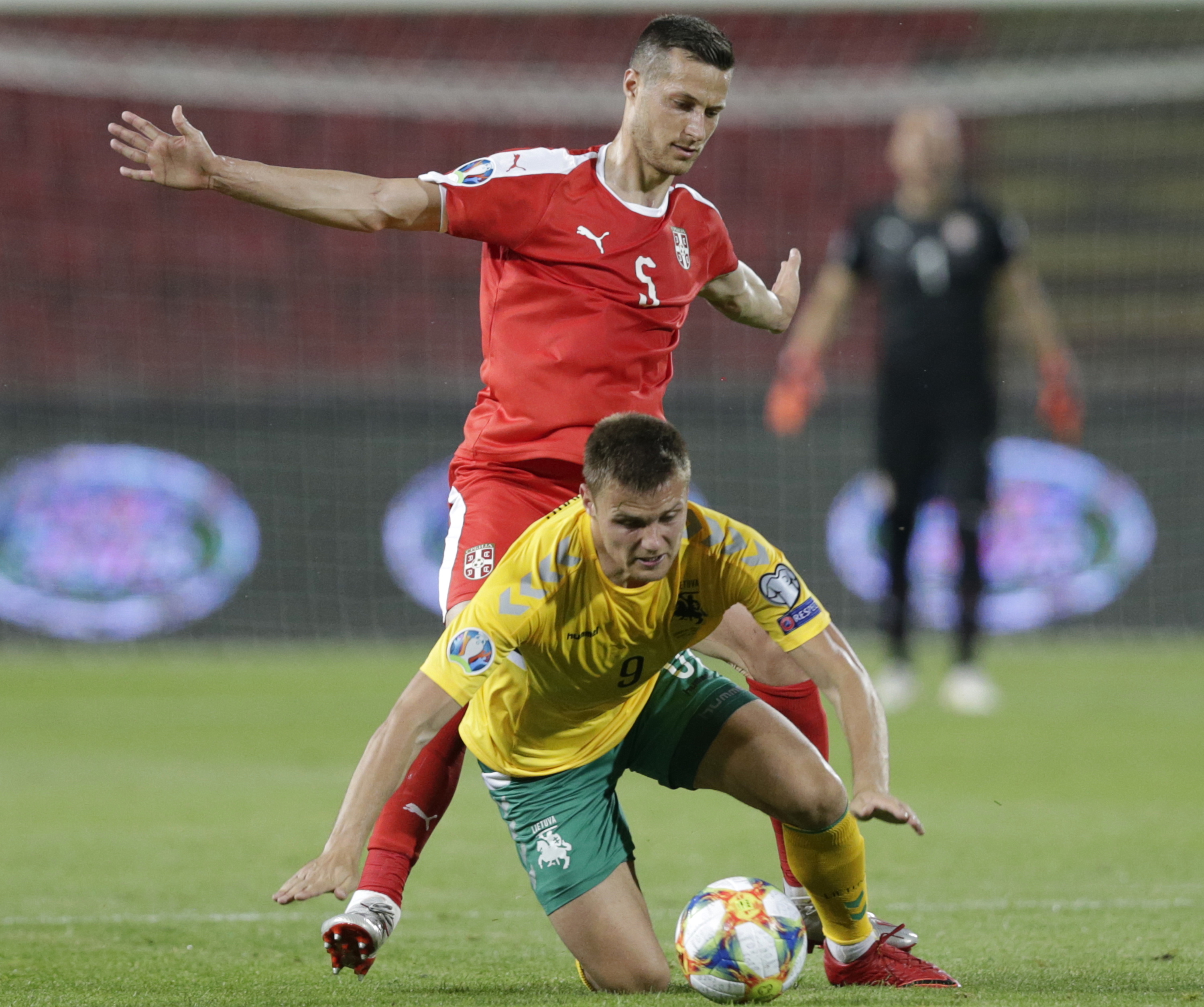 欧锦赛预选赛晋级赛程确定，挑战重重的简单介绍