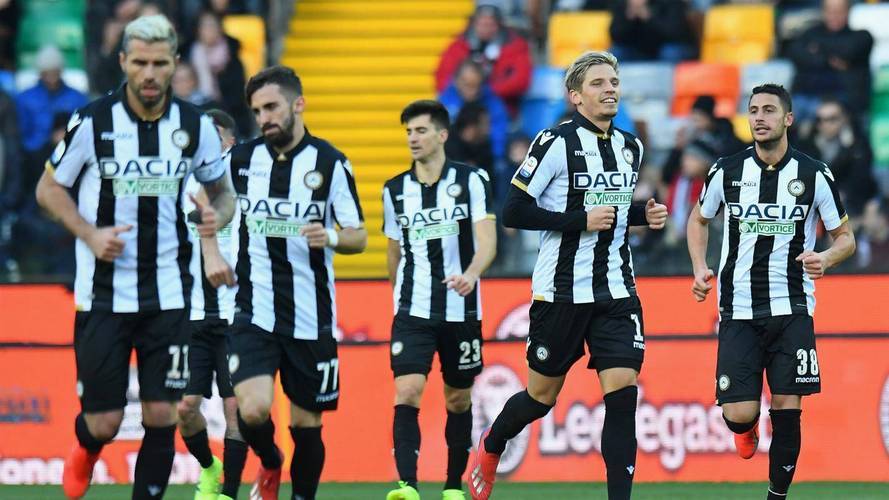 包含帕尔马客场战胜博洛尼亚，防守反击成功的词条