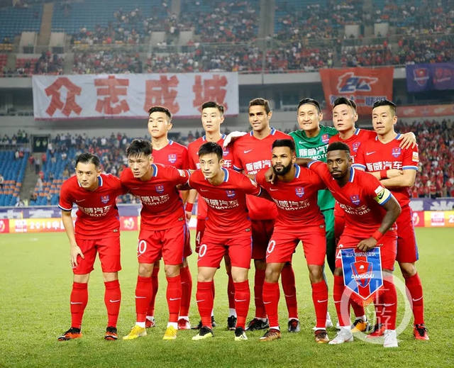 重庆斯威惊险取胜，打破连败记录