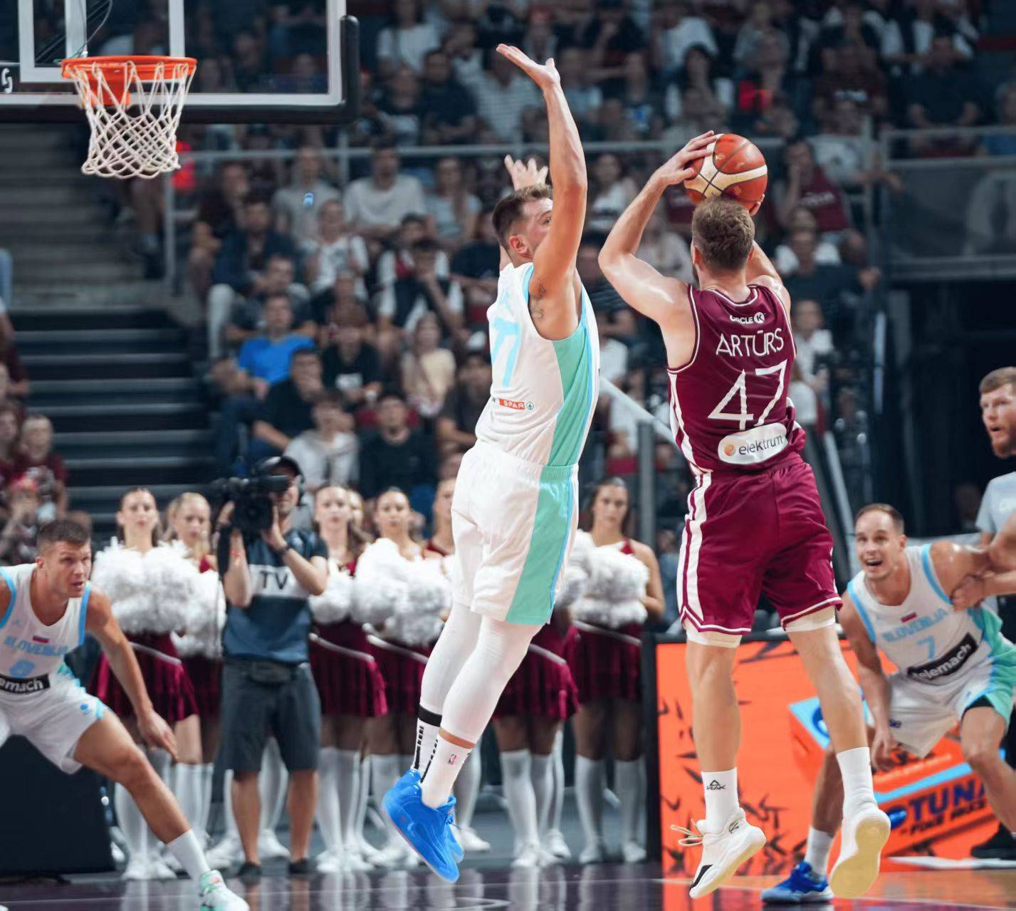 包含德国队力克荷兰，士气高涨备战欧锦赛的词条