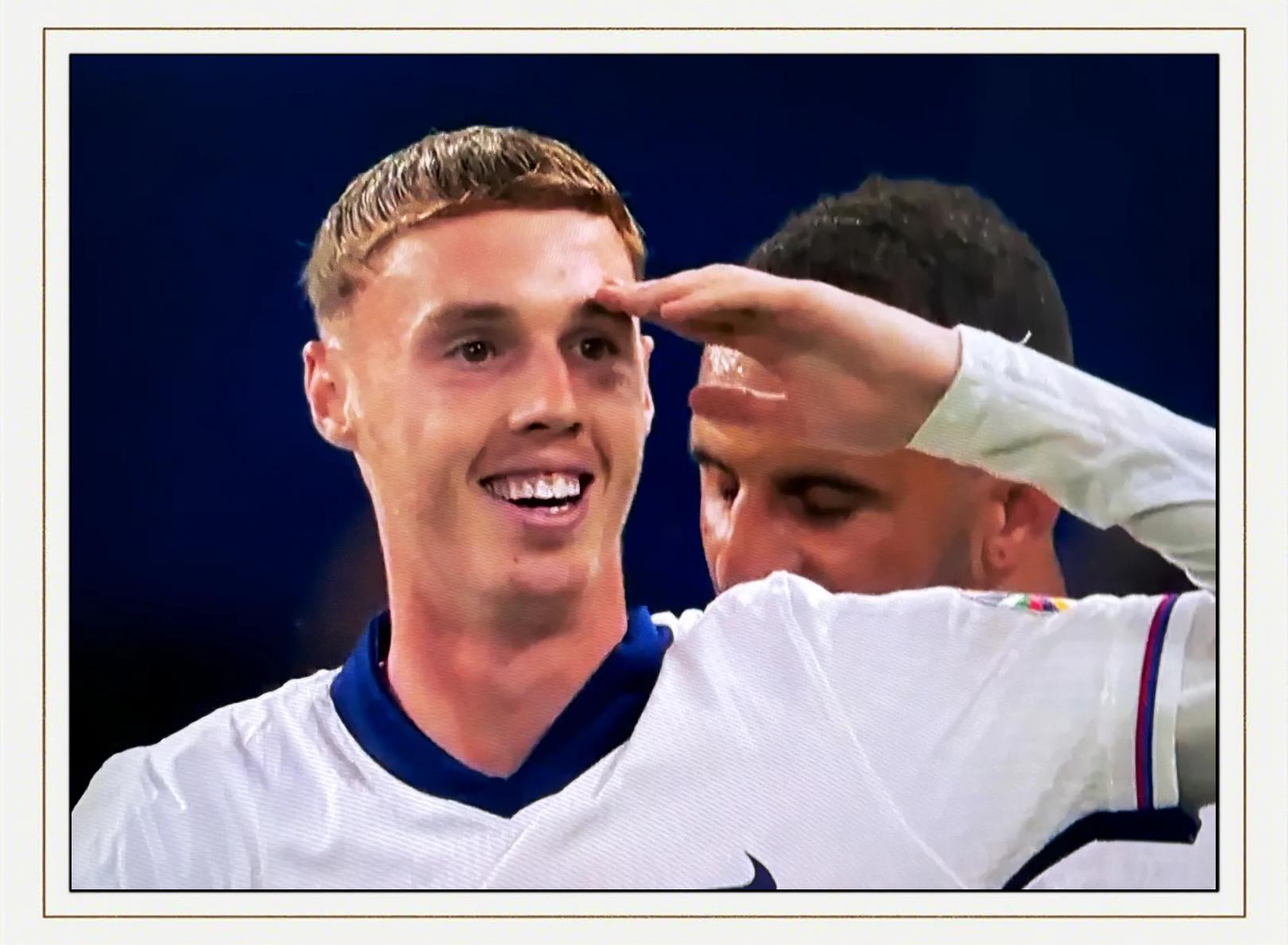 西班牙队在面对瑞典时轻松获胜，积分领先