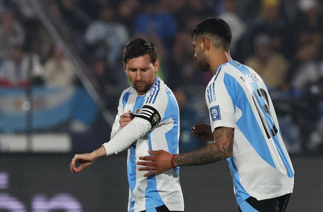 包含梅西破门穆伊西效应凸显，巴塞罗那大胜塞维利亚的词条