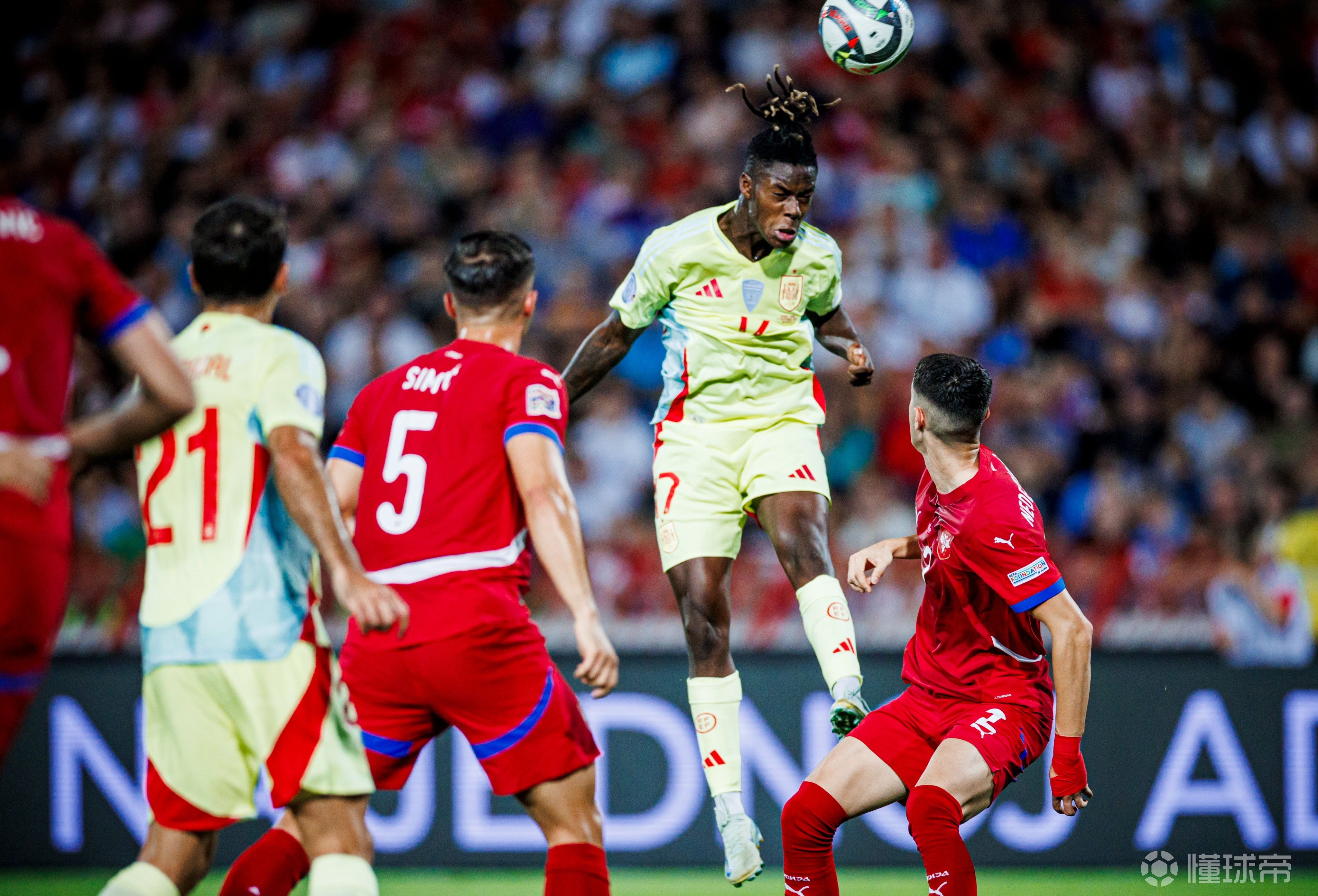 西班牙女足逆转击败对手晋级半决赛