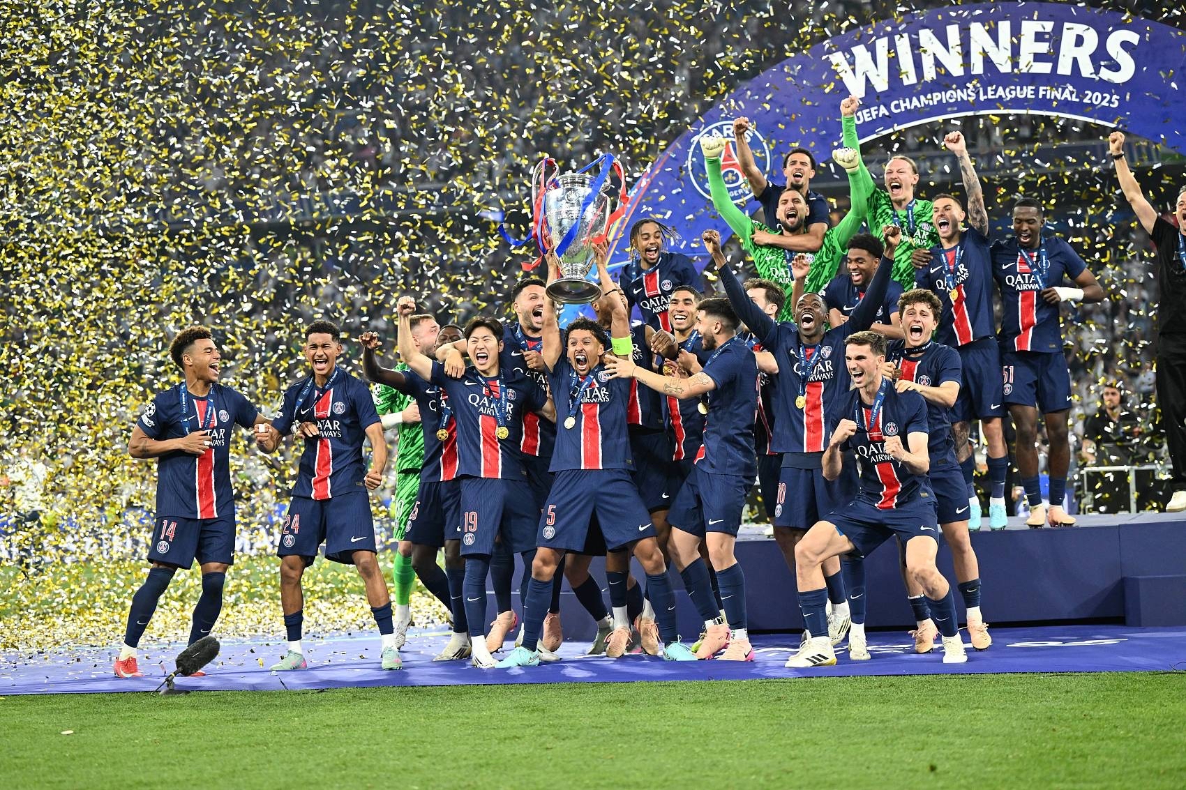 巴塞罗那击败巴黎，取得晋级半决赛的关键胜利