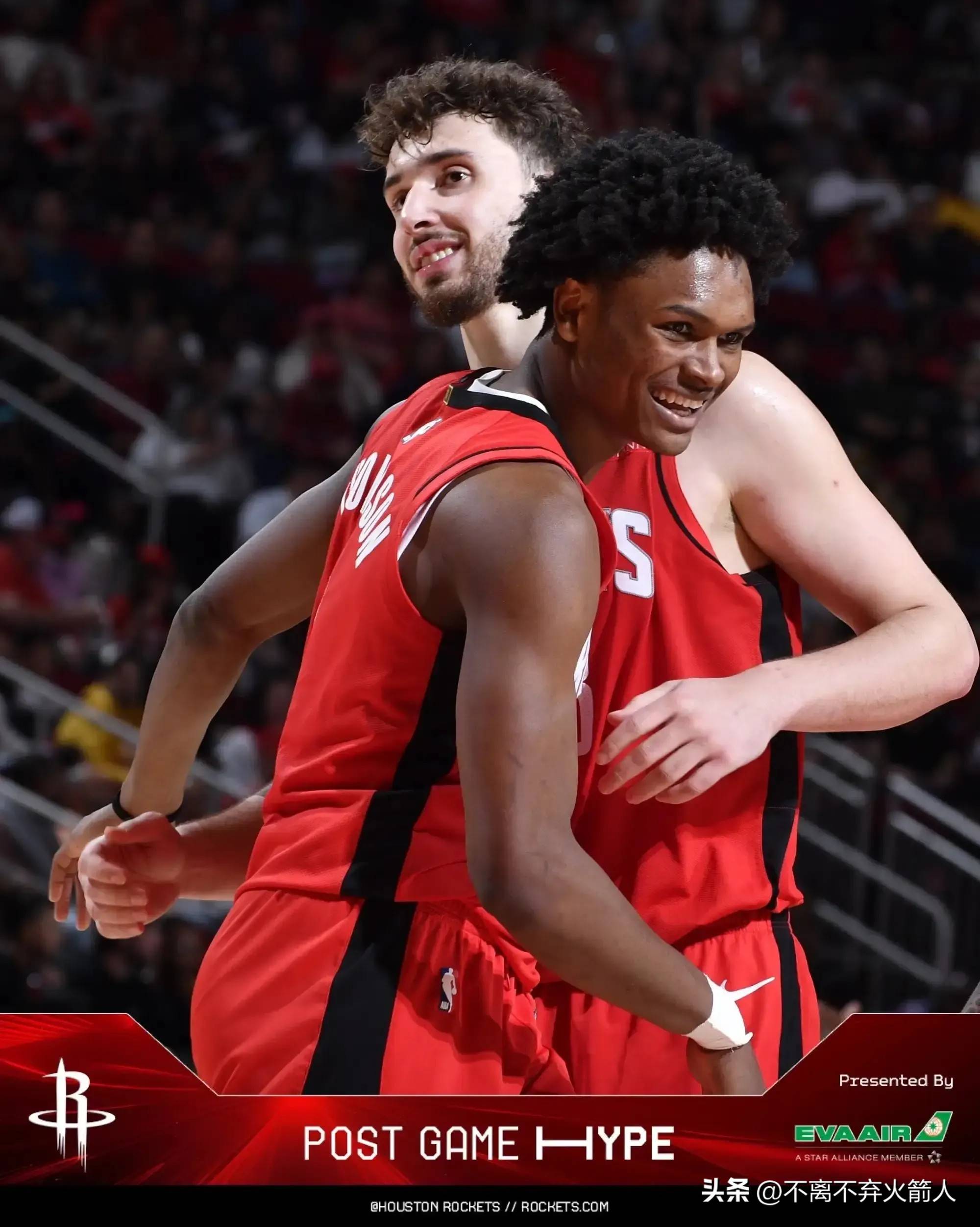 鹈鹕大个子得分表现抢眼，帮助球队逆转