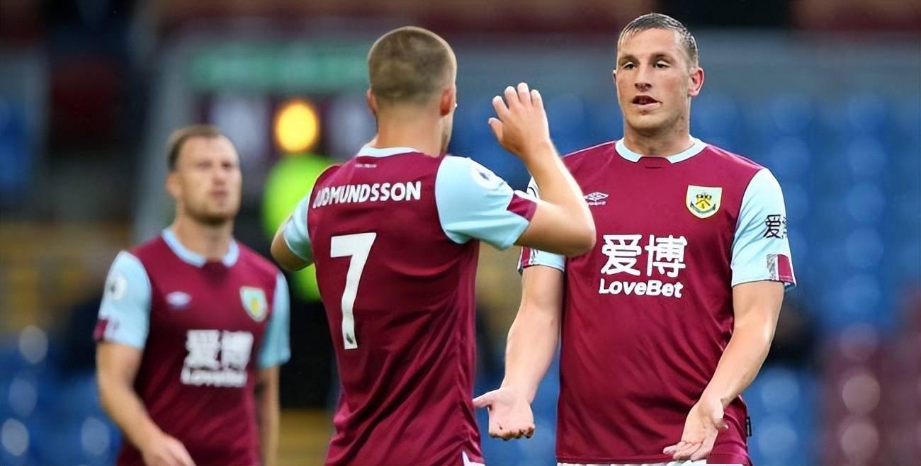 伯恩利主场战平维拉，积分榜排名略有改善