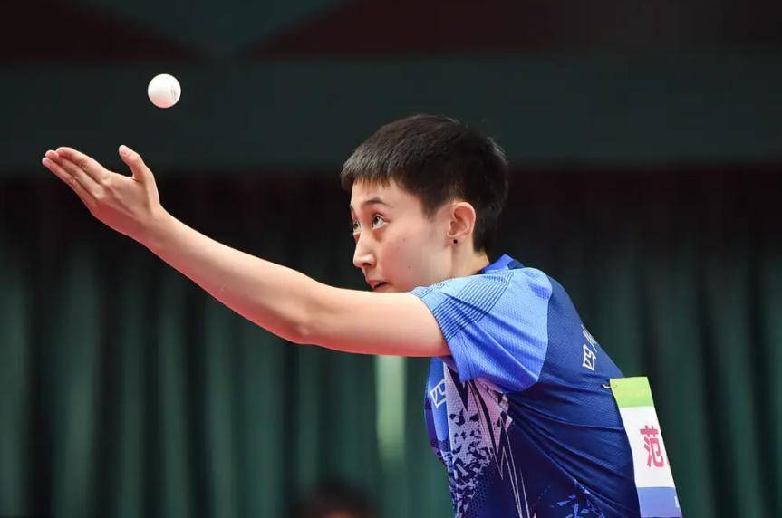 包含JDG横扫100T，ShowMaker打出惊人五杀宿敌对决入围赛，强势挺进下一轮的词条