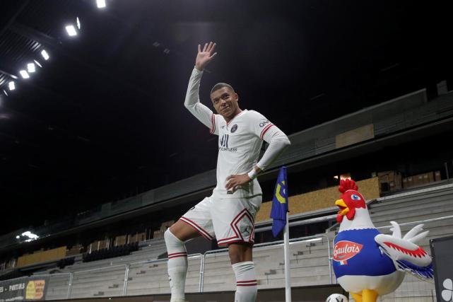 包含昂热客场大胜，继续保持积极状态的词条