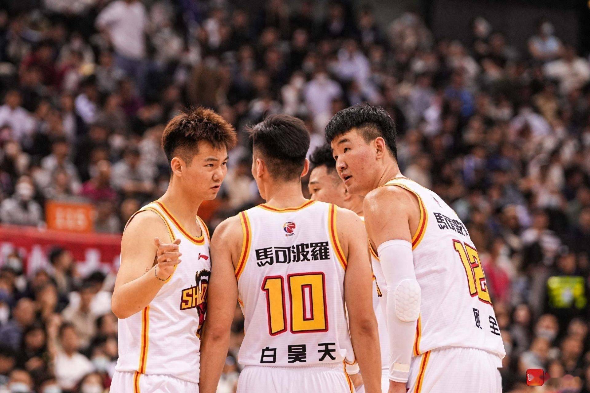 重庆队主场告捷，实力稳健发挥完美