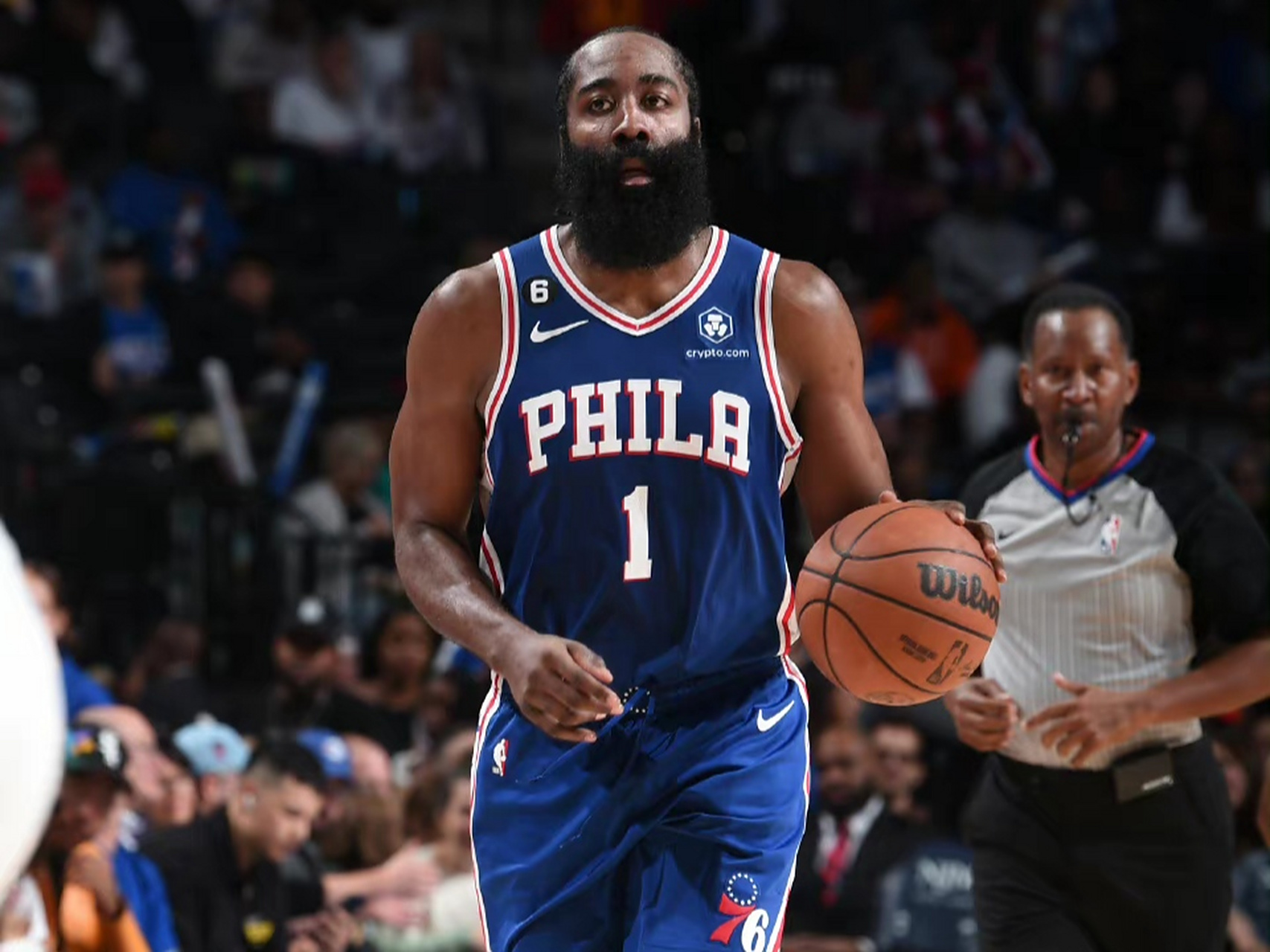 哈登32分率火箭横扫步行者，赛季表现不俗