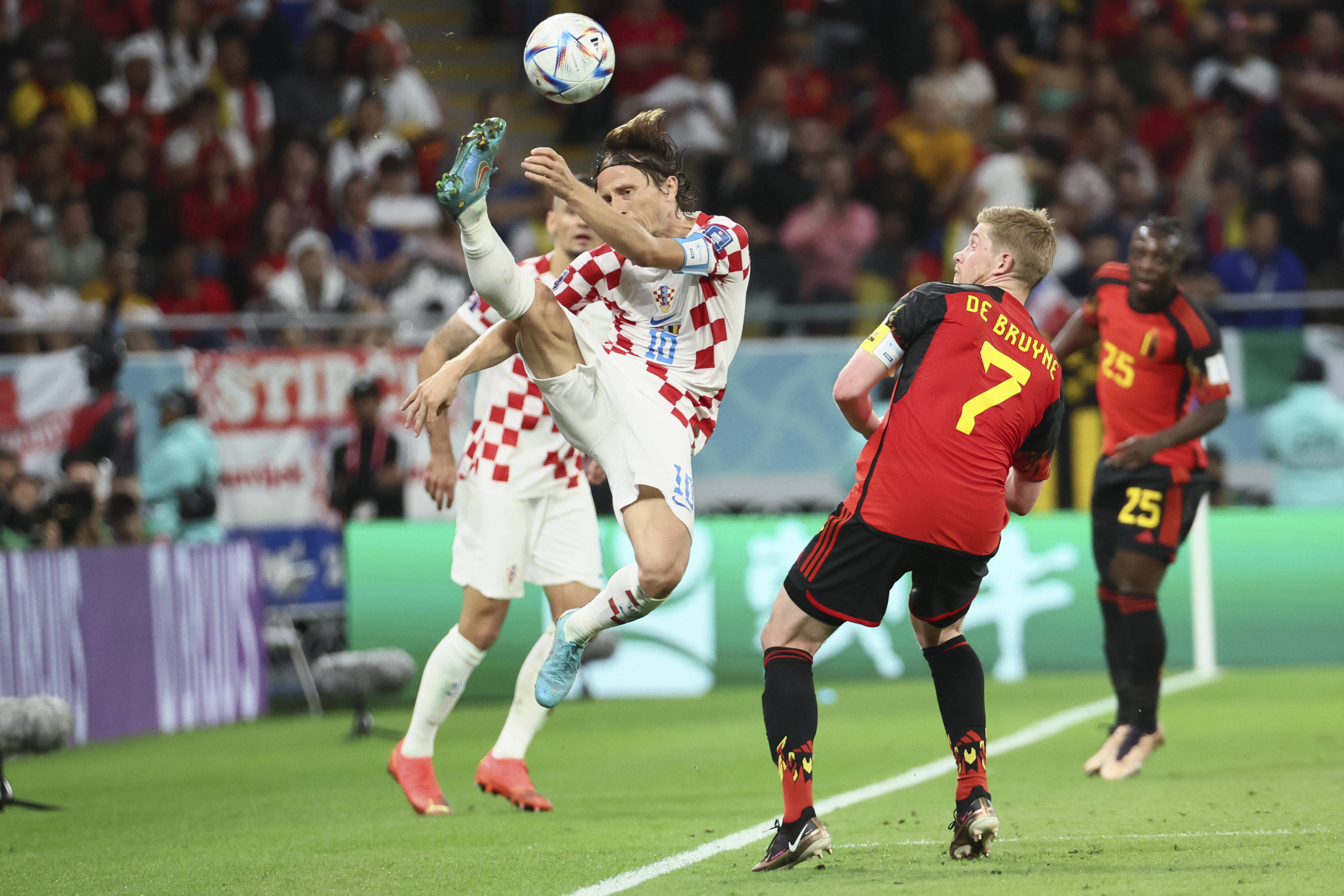 荷兰队憾负乌克兰，遗憾出局欧洲杯