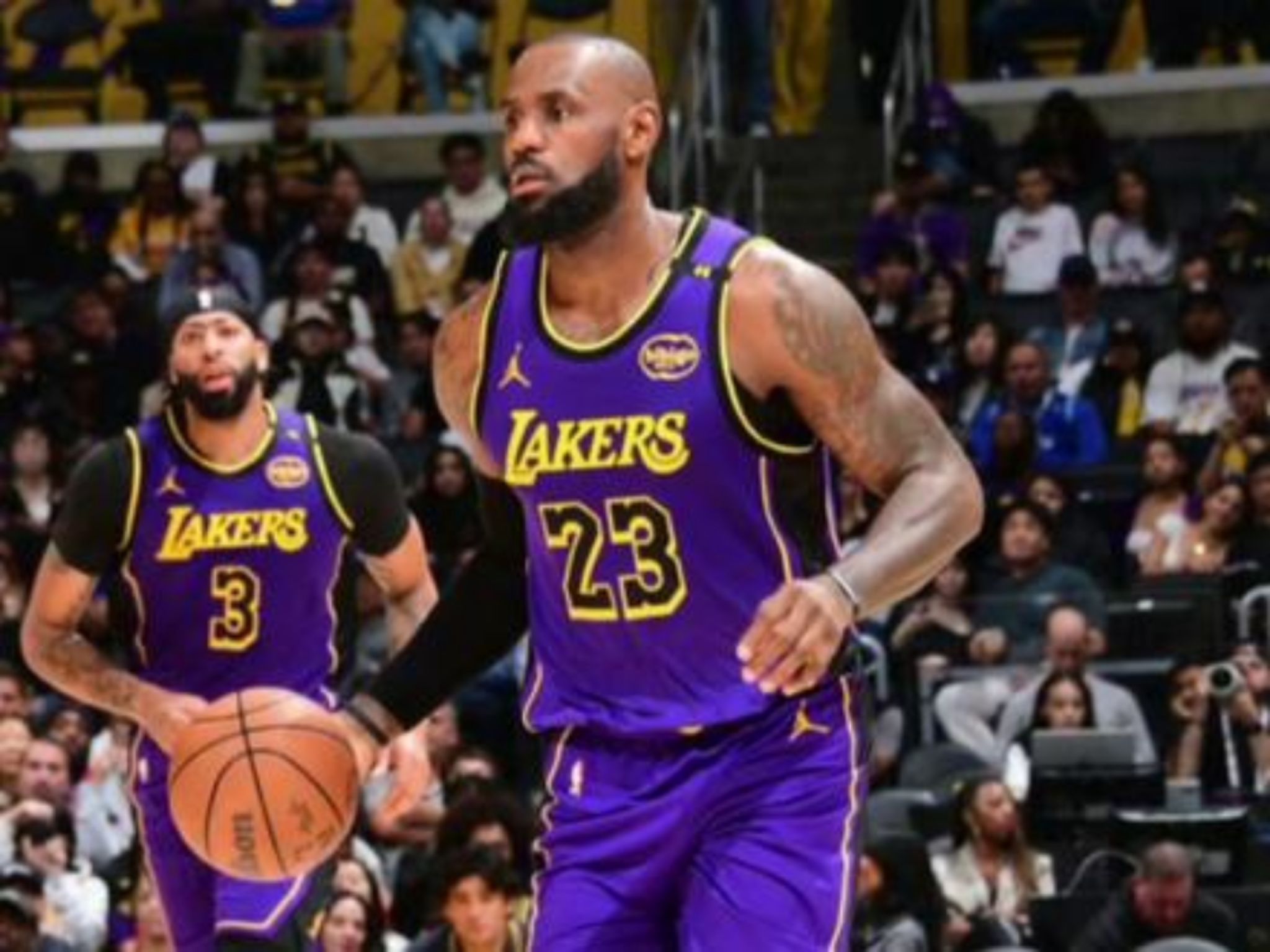 勇士主控状态回勇，对抗湖人避免连败