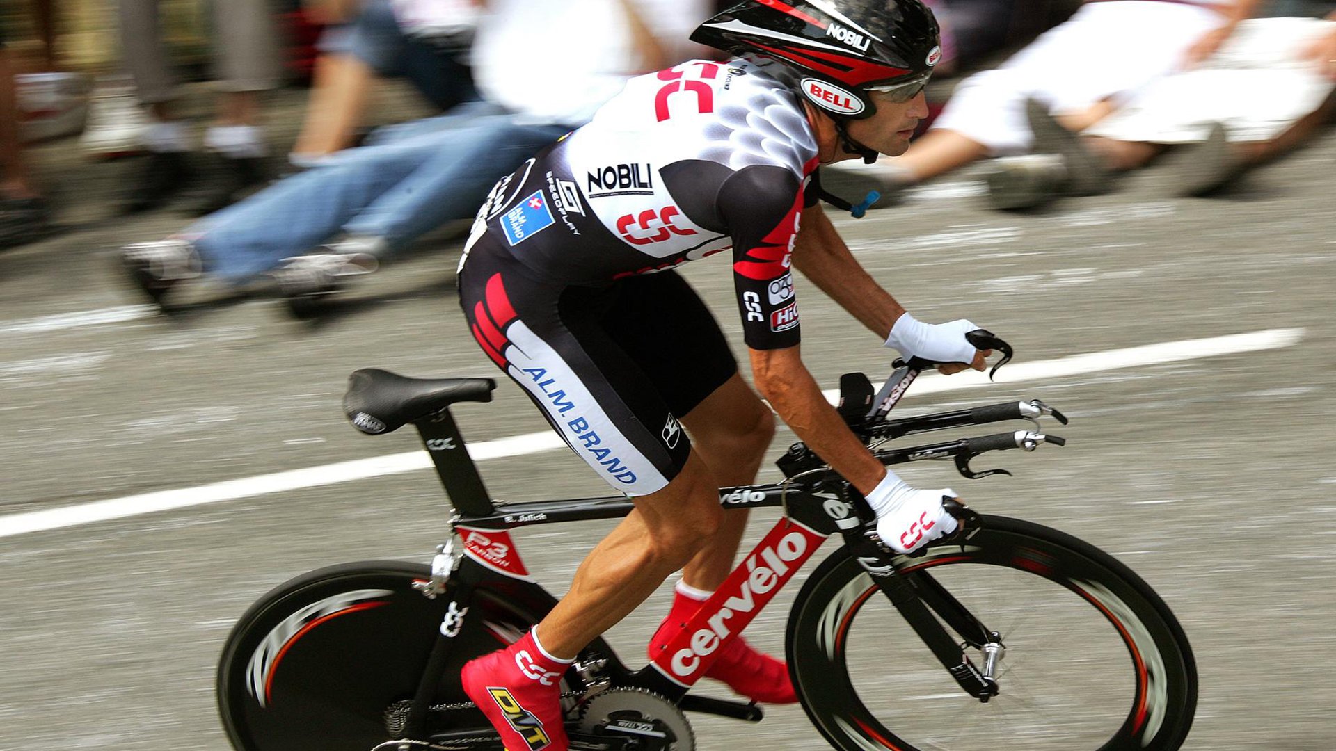 新王加冕！温布利之夜贝林厄姆一锤定音，终结英格兰逢巴魔咒